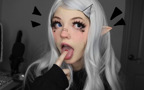 曲線美のクーガーOnlyFans セクシー 写真