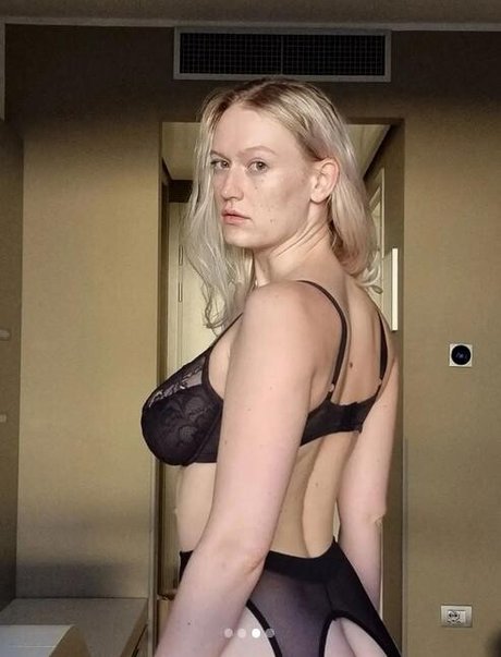 luiza conlaz エロティックモデル 写真