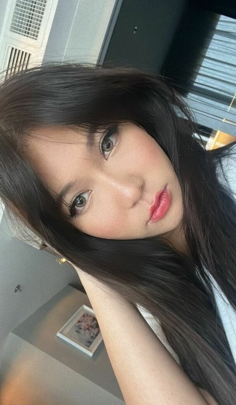 lil mayaa エロティックなモデル ギャラリー