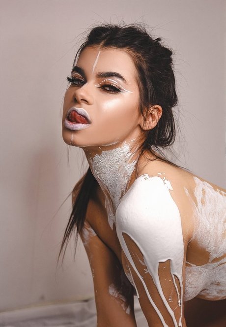 Anna Mukydza ポルノスター 写真