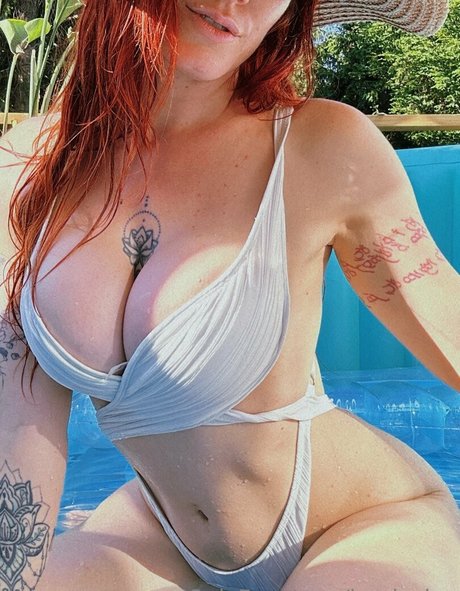 laraloxley セクシーモデル 写真