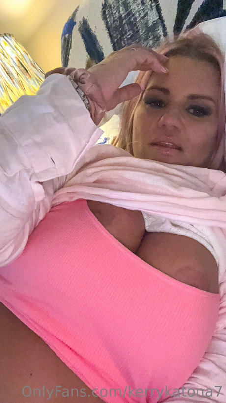 Kerry Katona ポルノスター エロティック 写真