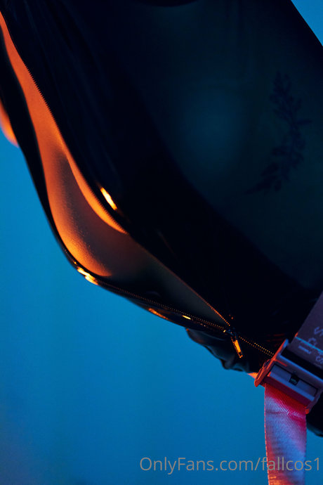 フィットネスインフルエンサーオンリーファンズ 無料ヌード 写真