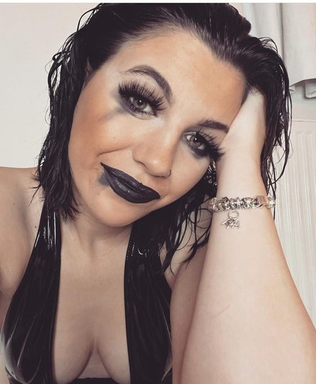 50歳のOnlyFans えろ 画像