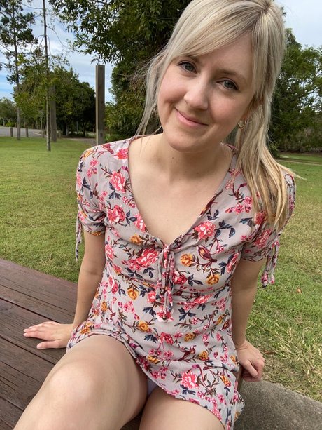 Liz XO_ ポルノスター HD 写真