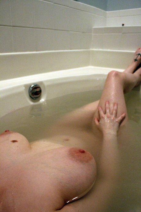 熟女乱交OnlyFans アート裸 ギャラリー