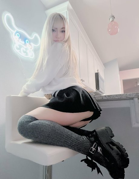 アンバー・オンリーファンズ アートxxx 画像