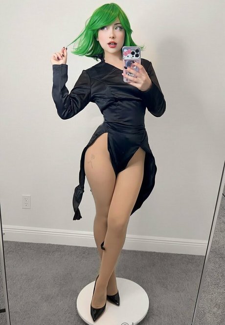 ヌード教師オンリーファンズ エロチック 写真