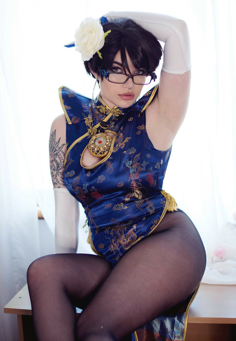 ダーティトークオンリーファンズ アート裸 ギャラリー