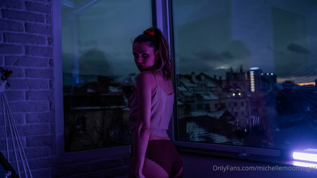 オイルを塗った巨乳OnlyFans セクシーヌード 画像