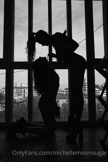 巨乳ティーンオンリーファンズ 無料エロ 写真