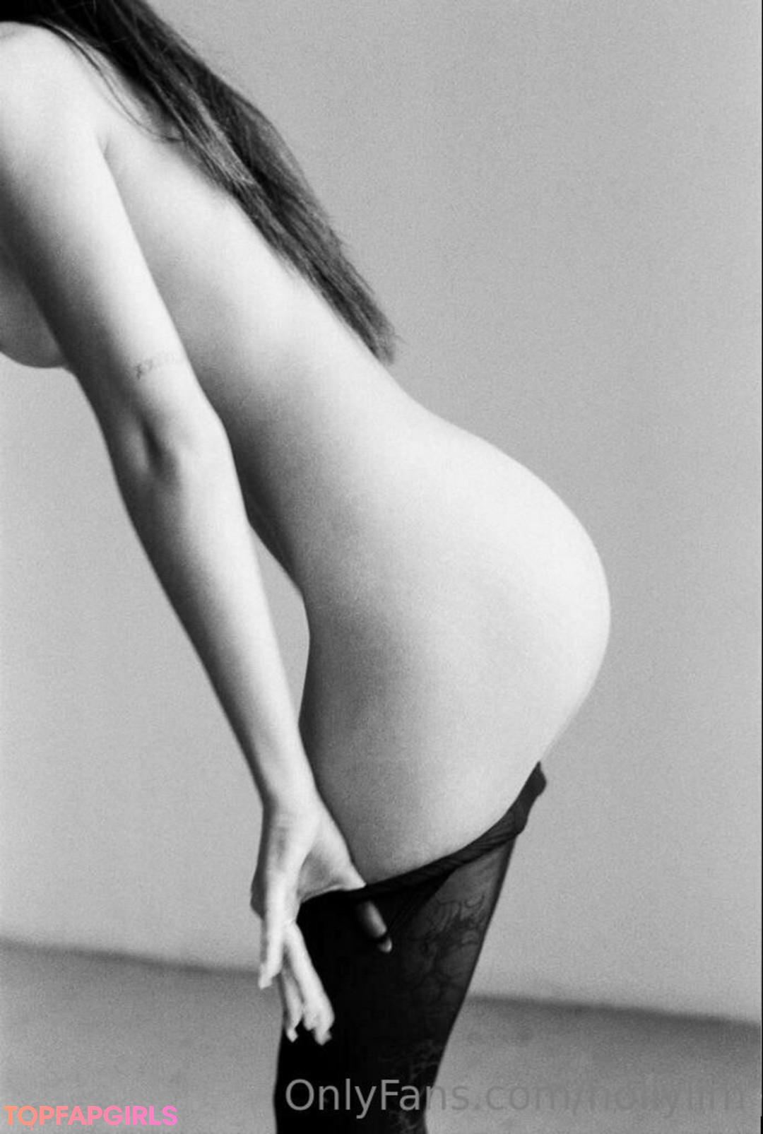 曲線美のクーガーOnlyFans 無料エロ 画像