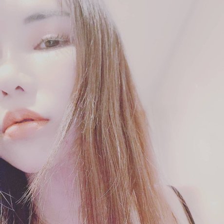 痩せたアジア人ティーン OnlyFans ポルノ 画像