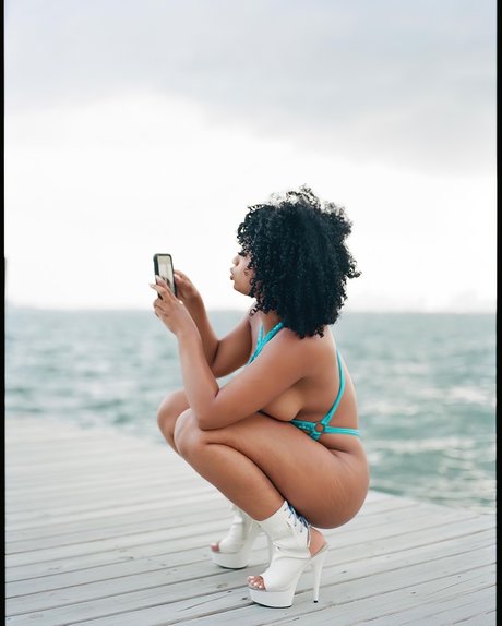 Kathryn Celestre XXXモデル 写真