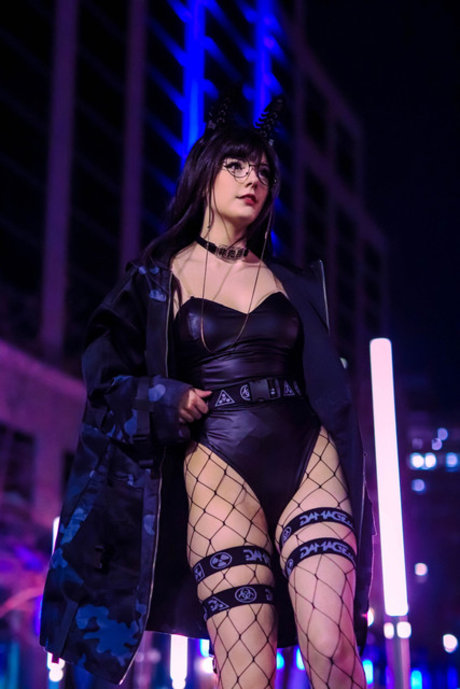 太めのブロンドオンリーファンズ えろた 写真