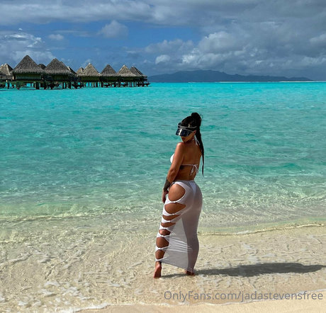 小柄なティーンオンリーファン ホット 写真