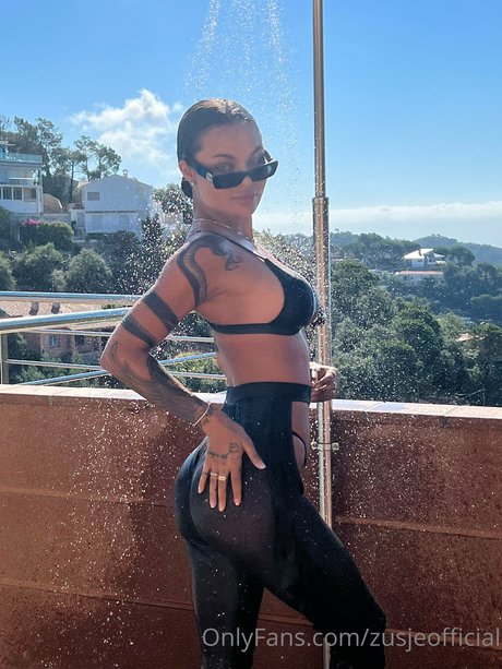 18歳以下の無料OnlyFans 裸 写真