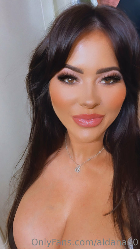 Rachel Aldana ヌードモデル 写真