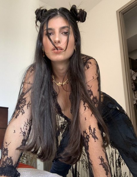 Holly Shit ポルノモデル 画像