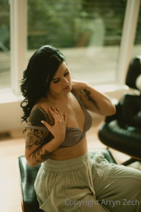 ポニーテールオンリーファンズ 無料セクシー アーカイブ