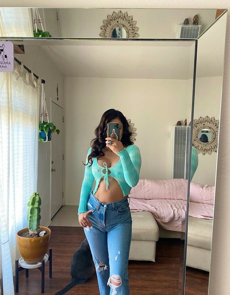 ゴス3P OnlyFans ポルノ 画像