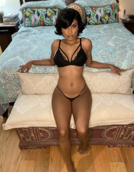 Sinead Xia ポルノスター パーフェクト 写真