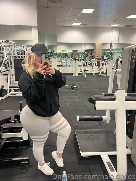 Haleigh Cox ポルノモデル 画像