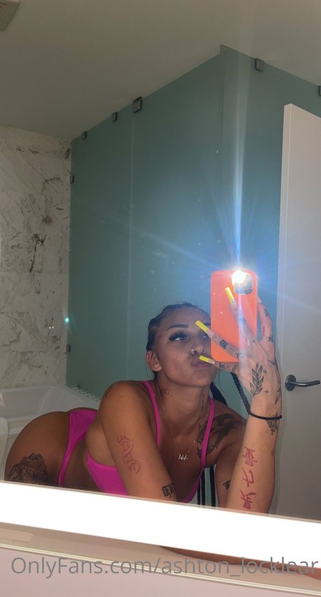 Ashton Locklear ヌードスター 写真