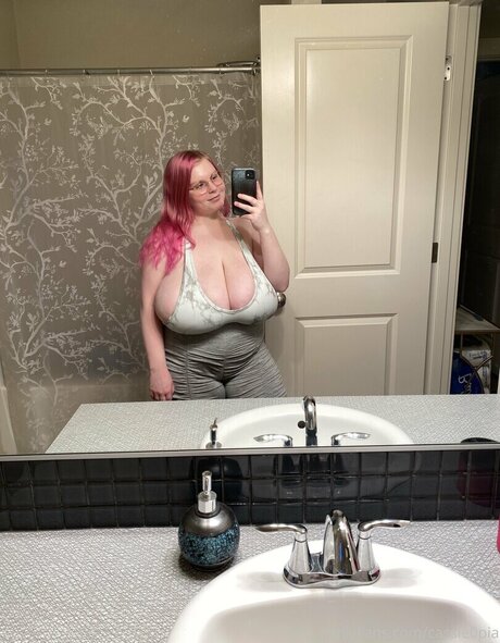 甘いおまんこオンリーファンズ えろ 画像