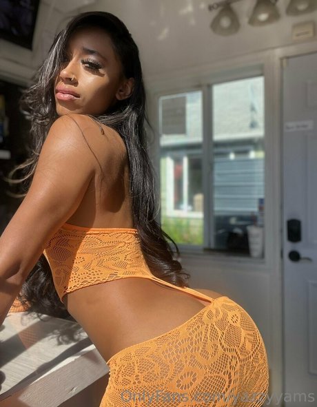 熟女 太め OnlyFans 無料アダルト ギャラリー