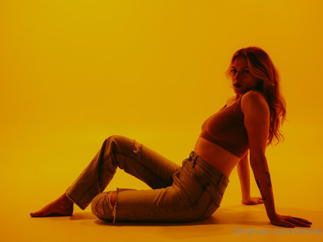 痩せたアジア人ティーン OnlyFans アートヌード 写真