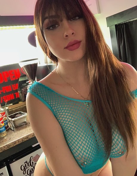 巨尻オンリーファン 裸 写真