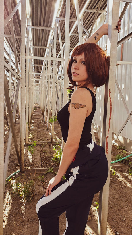 巨尻オンリーファン セクシーヌード 写真