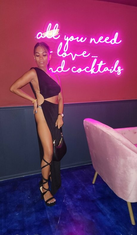 足ヌードオンリーファンズ 無料アダルト 画像