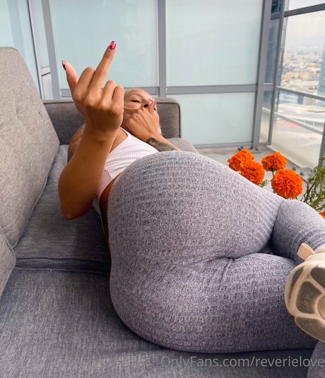 若い黒人女性オンリーファンズ 無料ヌード 画像