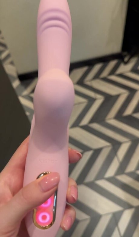 ゴス3P OnlyFans ホットヌード ギャラリー