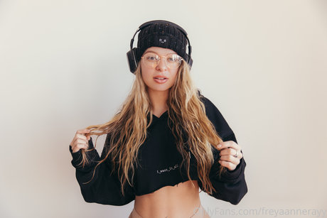 黒いお尻のオンリーファンズ ポルノ 写真