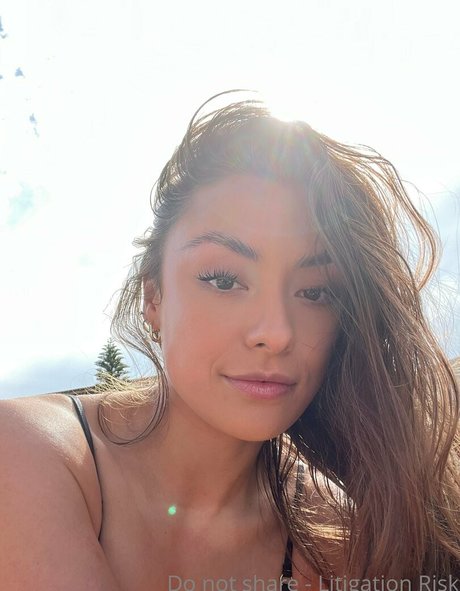 Yana Demeester ポルノモデル 写真