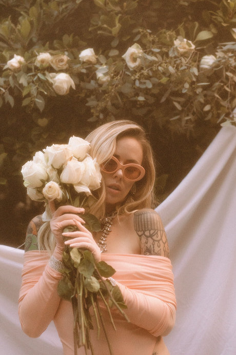 ぽっちゃり 主観視点 OnlyFans ホットセクシー 画像