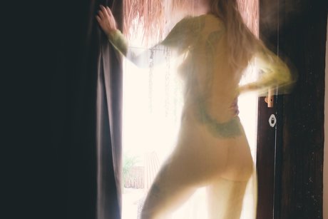 曲線美の筋肉OnlyFans アートヌード 写真