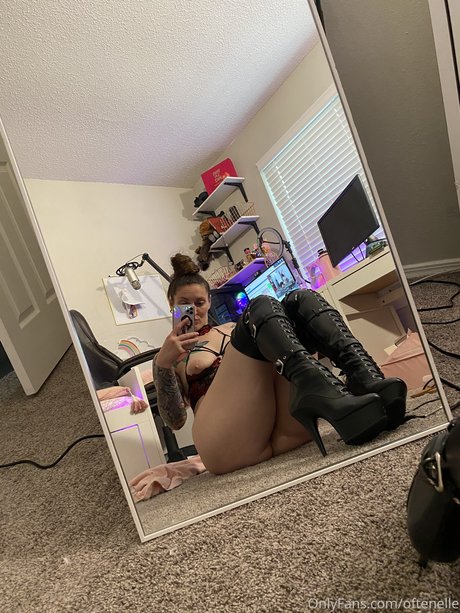 曲線美のクーガーOnlyFans 裸 写真