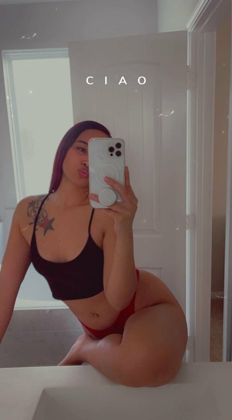 Regina Unite ヌードのポルノスター 画像