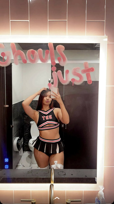 Regina Unite ポルノスター HD ギャラリー