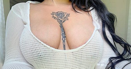 大きな乳首オンリーファンズ セクシーヌード ギャラリー