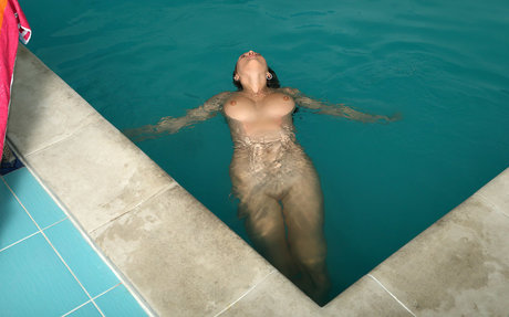 Stacy Cruz アートスター アーカイブ