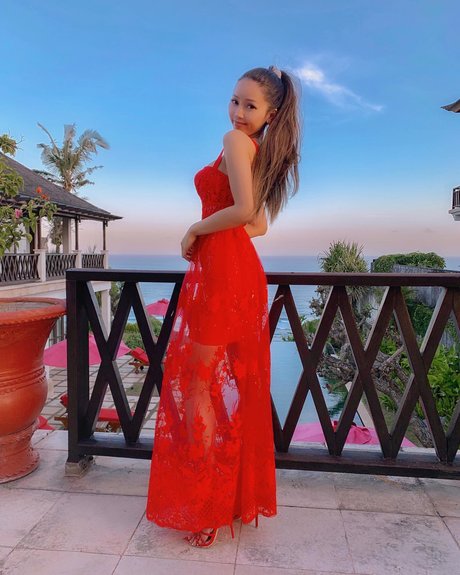 Faye Miah セックスモデル 写真