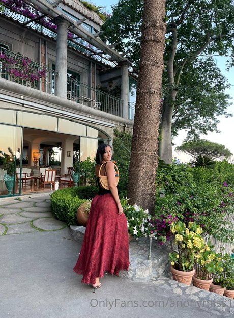 ポニーテールオンリーファンズ セクシー裸 画像