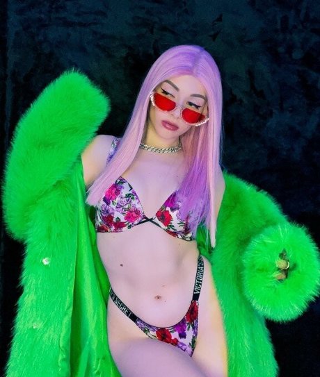 逆騎乗位 オンリーファンズ HD 写真