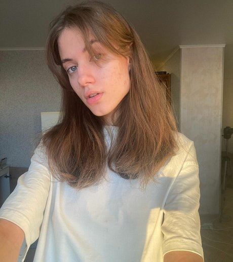 Ypryamkova 裸の女優 写真