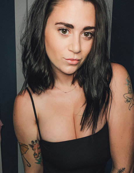 Kalenic0 高品質のポルノスター 写真